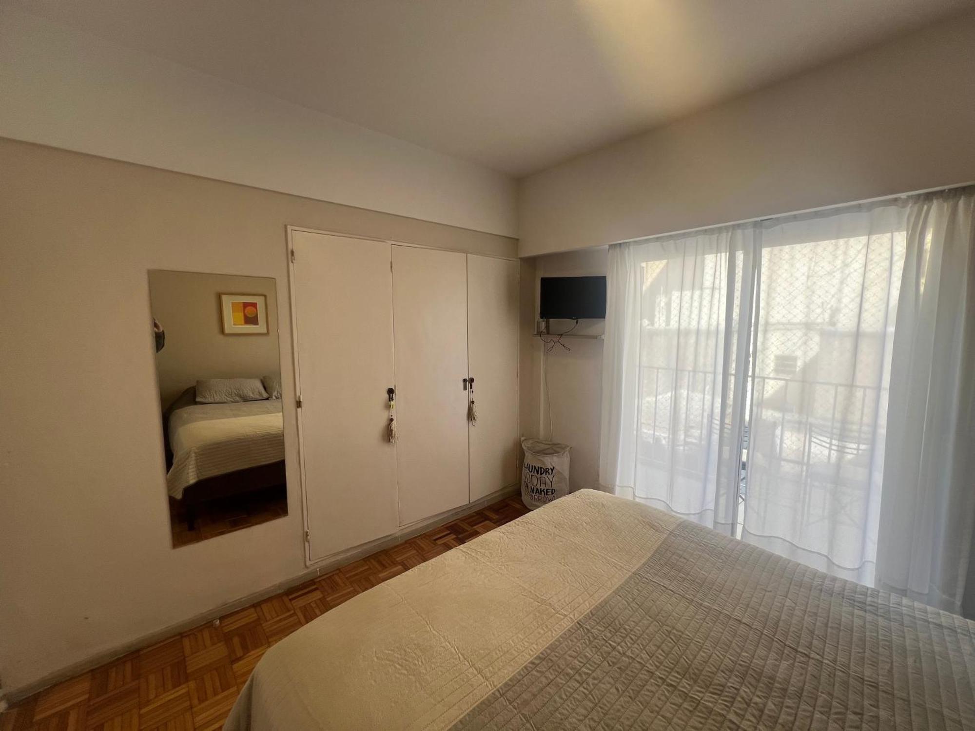 2 Ambientes En El Centro, A Metros Calle Florida - Ubicacion Estupenda Apartment